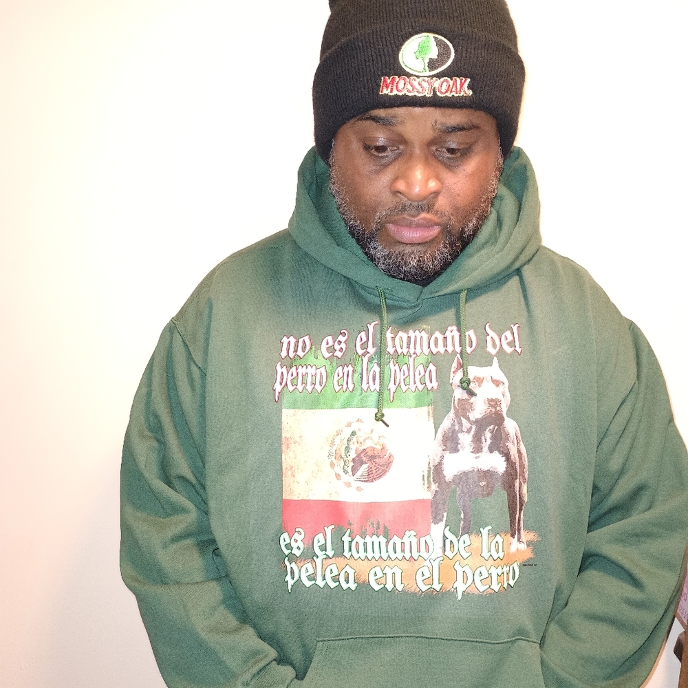 3xl men's hoodie &Mossy Oak winter hat - Picture 3 of 9